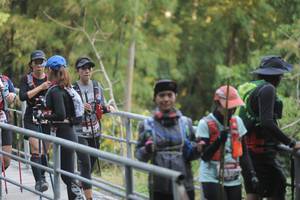 BIB: 
                            <button type="button" onclick="openModal(6875185)" class="btn btn-primary btn-sm float-right btn-popup" data-toggle="modal" data-target=".modal-high-quality">
                        <i class="fas fa-shopping-cart"></i> Add to Cart
                    </button>
                                            <button type="button" onclick="isThisMe(6875185, true)" class="btn btn-success btn-sm float-right btn-popup btn-isme hidden" data-toggle="tooltip" data-placement="bottom" title="นี่คือรูปของคุณใช่ไหม คลิกที่นี่เพื่อเอาเข้าอัลบั้ม">
                        <i class="fas fa-plus"></i> Add to album
                    </button>
                    <button type="button" onclick="isThisMe(6875185, false)" class="btn btn-warning btn-sm float-right btn-popup btn-isnotme hidden">
                        <i class="fas fa-ban"></i> Remove from album
                    </button>