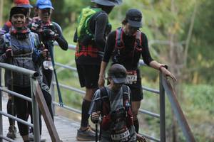 BIB: 673, 2614, 
                            <button type="button" onclick="openModal(6875190)" class="btn btn-primary btn-sm float-right btn-popup" data-toggle="modal" data-target=".modal-high-quality">
                        <i class="fas fa-shopping-cart"></i> Add to Cart
                    </button>
                                            <button type="button" onclick="isThisMe(6875190, true)" class="btn btn-success btn-sm float-right btn-popup btn-isme hidden" data-toggle="tooltip" data-placement="bottom" title="นี่คือรูปของคุณใช่ไหม คลิกที่นี่เพื่อเอาเข้าอัลบั้ม">
                        <i class="fas fa-plus"></i> Add to album
                    </button>
                    <button type="button" onclick="isThisMe(6875190, false)" class="btn btn-warning btn-sm float-right btn-popup btn-isnotme hidden">
                        <i class="fas fa-ban"></i> Remove from album
                    </button>