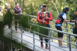 BIB: 
                            <button type="button" onclick="openModal(6876869)" class="btn btn-primary btn-sm float-right btn-popup" data-toggle="modal" data-target=".modal-high-quality">
                        <i class="fas fa-shopping-cart"></i> Add to Cart
                    </button>
                                            <button type="button" onclick="isThisMe(6876869, true)" class="btn btn-success btn-sm float-right btn-popup btn-isme hidden" data-toggle="tooltip" data-placement="bottom" title="นี่คือรูปของคุณใช่ไหม คลิกที่นี่เพื่อเอาเข้าอัลบั้ม">
                        <i class="fas fa-plus"></i> Add to album
                    </button>
                    <button type="button" onclick="isThisMe(6876869, false)" class="btn btn-warning btn-sm float-right btn-popup btn-isnotme hidden">
                        <i class="fas fa-ban"></i> Remove from album
                    </button>