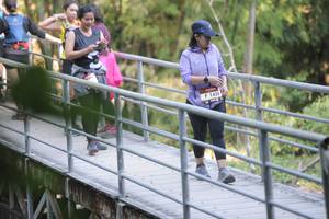 BIB: 1420
                            <button type="button" onclick="openModal(6876769)" class="btn btn-primary btn-sm float-right btn-popup" data-toggle="modal" data-target=".modal-high-quality">
                        <i class="fas fa-shopping-cart"></i> Add to Cart
                    </button>
                                            <button type="button" onclick="isThisMe(6876769, true)" class="btn btn-success btn-sm float-right btn-popup btn-isme hidden" data-toggle="tooltip" data-placement="bottom" title="นี่คือรูปของคุณใช่ไหม คลิกที่นี่เพื่อเอาเข้าอัลบั้ม">
                        <i class="fas fa-plus"></i> Add to album
                    </button>
                    <button type="button" onclick="isThisMe(6876769, false)" class="btn btn-warning btn-sm float-right btn-popup btn-isnotme hidden">
                        <i class="fas fa-ban"></i> Remove from album
                    </button>