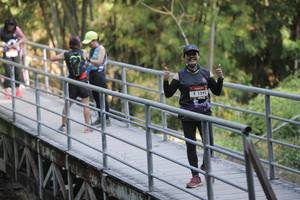 BIB: 1595
                            <button type="button" onclick="openModal(6876654)" class="btn btn-primary btn-sm float-right btn-popup" data-toggle="modal" data-target=".modal-high-quality">
                        <i class="fas fa-shopping-cart"></i> Add to Cart
                    </button>
                                            <button type="button" onclick="isThisMe(6876654, true)" class="btn btn-success btn-sm float-right btn-popup btn-isme hidden" data-toggle="tooltip" data-placement="bottom" title="นี่คือรูปของคุณใช่ไหม คลิกที่นี่เพื่อเอาเข้าอัลบั้ม">
                        <i class="fas fa-plus"></i> Add to album
                    </button>
                    <button type="button" onclick="isThisMe(6876654, false)" class="btn btn-warning btn-sm float-right btn-popup btn-isnotme hidden">
                        <i class="fas fa-ban"></i> Remove from album
                    </button>