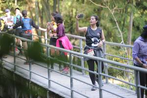 BIB: 1592
                            <button type="button" onclick="openModal(6876772)" class="btn btn-primary btn-sm float-right btn-popup" data-toggle="modal" data-target=".modal-high-quality">
                        <i class="fas fa-shopping-cart"></i> Add to Cart
                    </button>
                                            <button type="button" onclick="isThisMe(6876772, true)" class="btn btn-success btn-sm float-right btn-popup btn-isme hidden" data-toggle="tooltip" data-placement="bottom" title="นี่คือรูปของคุณใช่ไหม คลิกที่นี่เพื่อเอาเข้าอัลบั้ม">
                        <i class="fas fa-plus"></i> Add to album
                    </button>
                    <button type="button" onclick="isThisMe(6876772, false)" class="btn btn-warning btn-sm float-right btn-popup btn-isnotme hidden">
                        <i class="fas fa-ban"></i> Remove from album
                    </button>