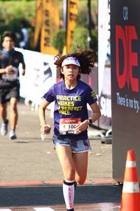 BIB: 100
                            <button type="button" onclick="openModal(6978201)" class="btn btn-primary btn-sm float-right btn-popup" data-toggle="modal" data-target=".modal-high-quality">
                        <i class="fas fa-shopping-cart"></i> Add to Cart
                    </button>
                                            <button type="button" onclick="isThisMe(6978201, true)" class="btn btn-success btn-sm float-right btn-popup btn-isme hidden" data-toggle="tooltip" data-placement="bottom" title="นี่คือรูปของคุณใช่ไหม คลิกที่นี่เพื่อเอาเข้าอัลบั้ม">
                        <i class="fas fa-plus"></i> Add to album
                    </button>
                    <button type="button" onclick="isThisMe(6978201, false)" class="btn btn-warning btn-sm float-right btn-popup btn-isnotme hidden">
                        <i class="fas fa-ban"></i> Remove from album
                    </button>