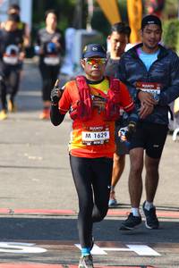 BIB: 1629
                            <button type="button" onclick="openModal(6980904)" class="btn btn-primary btn-sm float-right btn-popup" data-toggle="modal" data-target=".modal-high-quality">
                        <i class="fas fa-shopping-cart"></i> Add to Cart
                    </button>
                                            <button type="button" onclick="isThisMe(6980904, true)" class="btn btn-success btn-sm float-right btn-popup btn-isme hidden" data-toggle="tooltip" data-placement="bottom" title="นี่คือรูปของคุณใช่ไหม คลิกที่นี่เพื่อเอาเข้าอัลบั้ม">
                        <i class="fas fa-plus"></i> Add to album
                    </button>
                    <button type="button" onclick="isThisMe(6980904, false)" class="btn btn-warning btn-sm float-right btn-popup btn-isnotme hidden">
                        <i class="fas fa-ban"></i> Remove from album
                    </button>