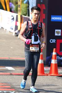 BIB: 1602
                            <button type="button" onclick="openModal(6980183)" class="btn btn-primary btn-sm float-right btn-popup" data-toggle="modal" data-target=".modal-high-quality">
                        <i class="fas fa-shopping-cart"></i> Add to Cart
                    </button>
                                            <button type="button" onclick="isThisMe(6980183, true)" class="btn btn-success btn-sm float-right btn-popup btn-isme hidden" data-toggle="tooltip" data-placement="bottom" title="นี่คือรูปของคุณใช่ไหม คลิกที่นี่เพื่อเอาเข้าอัลบั้ม">
                        <i class="fas fa-plus"></i> Add to album
                    </button>
                    <button type="button" onclick="isThisMe(6980183, false)" class="btn btn-warning btn-sm float-right btn-popup btn-isnotme hidden">
                        <i class="fas fa-ban"></i> Remove from album
                    </button>