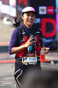 BIB: 1147
                            <button type="button" onclick="openModal(6986267)" class="btn btn-primary btn-sm float-right btn-popup" data-toggle="modal" data-target=".modal-high-quality">
                        <i class="fas fa-shopping-cart"></i> Add to Cart
                    </button>
                                            <button type="button" onclick="isThisMe(6986267, true)" class="btn btn-success btn-sm float-right btn-popup btn-isme hidden" data-toggle="tooltip" data-placement="bottom" title="นี่คือรูปของคุณใช่ไหม คลิกที่นี่เพื่อเอาเข้าอัลบั้ม">
                        <i class="fas fa-plus"></i> Add to album
                    </button>
                    <button type="button" onclick="isThisMe(6986267, false)" class="btn btn-warning btn-sm float-right btn-popup btn-isnotme hidden">
                        <i class="fas fa-ban"></i> Remove from album
                    </button>