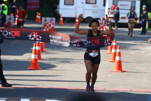 BIB: 285
                            <button type="button" onclick="openModal(6991176)" class="btn btn-primary btn-sm float-right btn-popup" data-toggle="modal" data-target=".modal-high-quality">
                        <i class="fas fa-shopping-cart"></i> Add to Cart
                    </button>
                                            <button type="button" onclick="isThisMe(6991176, true)" class="btn btn-success btn-sm float-right btn-popup btn-isme hidden" data-toggle="tooltip" data-placement="bottom" title="นี่คือรูปของคุณใช่ไหม คลิกที่นี่เพื่อเอาเข้าอัลบั้ม">
                        <i class="fas fa-plus"></i> Add to album
                    </button>
                    <button type="button" onclick="isThisMe(6991176, false)" class="btn btn-warning btn-sm float-right btn-popup btn-isnotme hidden">
                        <i class="fas fa-ban"></i> Remove from album
                    </button>