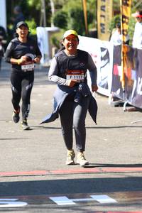 BIB: 1117
                            <button type="button" onclick="openModal(6999225)" class="btn btn-primary btn-sm float-right btn-popup" data-toggle="modal" data-target=".modal-high-quality">
                        <i class="fas fa-shopping-cart"></i> Add to Cart
                    </button>
                                            <button type="button" onclick="isThisMe(6999225, true)" class="btn btn-success btn-sm float-right btn-popup btn-isme hidden" data-toggle="tooltip" data-placement="bottom" title="นี่คือรูปของคุณใช่ไหม คลิกที่นี่เพื่อเอาเข้าอัลบั้ม">
                        <i class="fas fa-plus"></i> Add to album
                    </button>
                    <button type="button" onclick="isThisMe(6999225, false)" class="btn btn-warning btn-sm float-right btn-popup btn-isnotme hidden">
                        <i class="fas fa-ban"></i> Remove from album
                    </button>