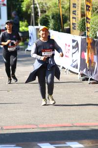 BIB: 117
                            <button type="button" onclick="openModal(6999215)" class="btn btn-primary btn-sm float-right btn-popup" data-toggle="modal" data-target=".modal-high-quality">
                        <i class="fas fa-shopping-cart"></i> Add to Cart
                    </button>
                                            <button type="button" onclick="isThisMe(6999215, true)" class="btn btn-success btn-sm float-right btn-popup btn-isme hidden" data-toggle="tooltip" data-placement="bottom" title="นี่คือรูปของคุณใช่ไหม คลิกที่นี่เพื่อเอาเข้าอัลบั้ม">
                        <i class="fas fa-plus"></i> Add to album
                    </button>
                    <button type="button" onclick="isThisMe(6999215, false)" class="btn btn-warning btn-sm float-right btn-popup btn-isnotme hidden">
                        <i class="fas fa-ban"></i> Remove from album
                    </button>