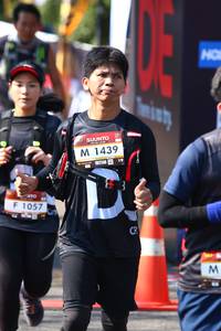 BIB: 1439, 1057
                            <button type="button" onclick="openModal(6997029)" class="btn btn-primary btn-sm float-right btn-popup" data-toggle="modal" data-target=".modal-high-quality">
                        <i class="fas fa-shopping-cart"></i> Add to Cart
                    </button>
                                            <button type="button" onclick="isThisMe(6997029, true)" class="btn btn-success btn-sm float-right btn-popup btn-isme hidden" data-toggle="tooltip" data-placement="bottom" title="นี่คือรูปของคุณใช่ไหม คลิกที่นี่เพื่อเอาเข้าอัลบั้ม">
                        <i class="fas fa-plus"></i> Add to album
                    </button>
                    <button type="button" onclick="isThisMe(6997029, false)" class="btn btn-warning btn-sm float-right btn-popup btn-isnotme hidden">
                        <i class="fas fa-ban"></i> Remove from album
                    </button>