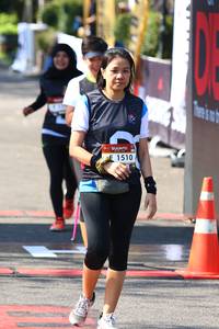 BIB: 1510
                            <button type="button" onclick="openModal(6997804)" class="btn btn-primary btn-sm float-right btn-popup" data-toggle="modal" data-target=".modal-high-quality">
                        <i class="fas fa-shopping-cart"></i> Add to Cart
                    </button>
                                            <button type="button" onclick="isThisMe(6997804, true)" class="btn btn-success btn-sm float-right btn-popup btn-isme hidden" data-toggle="tooltip" data-placement="bottom" title="นี่คือรูปของคุณใช่ไหม คลิกที่นี่เพื่อเอาเข้าอัลบั้ม">
                        <i class="fas fa-plus"></i> Add to album
                    </button>
                    <button type="button" onclick="isThisMe(6997804, false)" class="btn btn-warning btn-sm float-right btn-popup btn-isnotme hidden">
                        <i class="fas fa-ban"></i> Remove from album
                    </button>