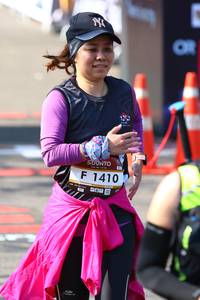 BIB: 1410
                            <button type="button" onclick="openModal(6999517)" class="btn btn-primary btn-sm float-right btn-popup" data-toggle="modal" data-target=".modal-high-quality">
                        <i class="fas fa-shopping-cart"></i> Add to Cart
                    </button>
                                            <button type="button" onclick="isThisMe(6999517, true)" class="btn btn-success btn-sm float-right btn-popup btn-isme hidden" data-toggle="tooltip" data-placement="bottom" title="นี่คือรูปของคุณใช่ไหม คลิกที่นี่เพื่อเอาเข้าอัลบั้ม">
                        <i class="fas fa-plus"></i> Add to album
                    </button>
                    <button type="button" onclick="isThisMe(6999517, false)" class="btn btn-warning btn-sm float-right btn-popup btn-isnotme hidden">
                        <i class="fas fa-ban"></i> Remove from album
                    </button>