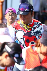 BIB: 
                            <button type="button" onclick="openModal(7003216)" class="btn btn-primary btn-sm float-right btn-popup" data-toggle="modal" data-target=".modal-high-quality">
                        <i class="fas fa-shopping-cart"></i> Add to Cart
                    </button>
                                            <button type="button" onclick="isThisMe(7003216, true)" class="btn btn-success btn-sm float-right btn-popup btn-isme hidden" data-toggle="tooltip" data-placement="bottom" title="นี่คือรูปของคุณใช่ไหม คลิกที่นี่เพื่อเอาเข้าอัลบั้ม">
                        <i class="fas fa-plus"></i> Add to album
                    </button>
                    <button type="button" onclick="isThisMe(7003216, false)" class="btn btn-warning btn-sm float-right btn-popup btn-isnotme hidden">
                        <i class="fas fa-ban"></i> Remove from album
                    </button>