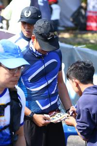 BIB: 123
                            <button type="button" onclick="openModal(7012480)" class="btn btn-primary btn-sm float-right btn-popup" data-toggle="modal" data-target=".modal-high-quality">
                        <i class="fas fa-shopping-cart"></i> Add to Cart
                    </button>
                                            <button type="button" onclick="isThisMe(7012480, true)" class="btn btn-success btn-sm float-right btn-popup btn-isme hidden" data-toggle="tooltip" data-placement="bottom" title="นี่คือรูปของคุณใช่ไหม คลิกที่นี่เพื่อเอาเข้าอัลบั้ม">
                        <i class="fas fa-plus"></i> Add to album
                    </button>
                    <button type="button" onclick="isThisMe(7012480, false)" class="btn btn-warning btn-sm float-right btn-popup btn-isnotme hidden">
                        <i class="fas fa-ban"></i> Remove from album
                    </button>