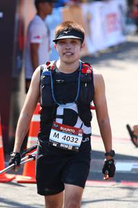 BIB: 4032
                            <button type="button" onclick="openModal(7071673)" class="btn btn-primary btn-sm float-right btn-popup" data-toggle="modal" data-target=".modal-high-quality">
                        <i class="fas fa-shopping-cart"></i> Add to Cart
                    </button>
                                            <button type="button" onclick="isThisMe(7071673, true)" class="btn btn-success btn-sm float-right btn-popup btn-isme hidden" data-toggle="tooltip" data-placement="bottom" title="นี่คือรูปของคุณใช่ไหม คลิกที่นี่เพื่อเอาเข้าอัลบั้ม">
                        <i class="fas fa-plus"></i> Add to album
                    </button>
                    <button type="button" onclick="isThisMe(7071673, false)" class="btn btn-warning btn-sm float-right btn-popup btn-isnotme hidden">
                        <i class="fas fa-ban"></i> Remove from album
                    </button>