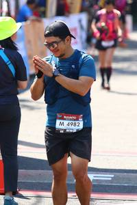 BIB: 4982
                            <button type="button" onclick="openModal(7071727)" class="btn btn-primary btn-sm float-right btn-popup" data-toggle="modal" data-target=".modal-high-quality">
                        <i class="fas fa-shopping-cart"></i> Add to Cart
                    </button>
                                            <button type="button" onclick="isThisMe(7071727, true)" class="btn btn-success btn-sm float-right btn-popup btn-isme hidden" data-toggle="tooltip" data-placement="bottom" title="นี่คือรูปของคุณใช่ไหม คลิกที่นี่เพื่อเอาเข้าอัลบั้ม">
                        <i class="fas fa-plus"></i> Add to album
                    </button>
                    <button type="button" onclick="isThisMe(7071727, false)" class="btn btn-warning btn-sm float-right btn-popup btn-isnotme hidden">
                        <i class="fas fa-ban"></i> Remove from album
                    </button>