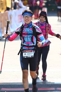 BIB: 4317
                            <button type="button" onclick="openModal(7083816)" class="btn btn-primary btn-sm float-right btn-popup" data-toggle="modal" data-target=".modal-high-quality">
                        <i class="fas fa-shopping-cart"></i> Add to Cart
                    </button>
                                            <button type="button" onclick="isThisMe(7083816, true)" class="btn btn-success btn-sm float-right btn-popup btn-isme hidden" data-toggle="tooltip" data-placement="bottom" title="นี่คือรูปของคุณใช่ไหม คลิกที่นี่เพื่อเอาเข้าอัลบั้ม">
                        <i class="fas fa-plus"></i> Add to album
                    </button>
                    <button type="button" onclick="isThisMe(7083816, false)" class="btn btn-warning btn-sm float-right btn-popup btn-isnotme hidden">
                        <i class="fas fa-ban"></i> Remove from album
                    </button>