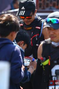 BIB: 424
                            <button type="button" onclick="openModal(7082703)" class="btn btn-primary btn-sm float-right btn-popup" data-toggle="modal" data-target=".modal-high-quality">
                        <i class="fas fa-shopping-cart"></i> Add to Cart
                    </button>
                                            <button type="button" onclick="isThisMe(7082703, true)" class="btn btn-success btn-sm float-right btn-popup btn-isme hidden" data-toggle="tooltip" data-placement="bottom" title="นี่คือรูปของคุณใช่ไหม คลิกที่นี่เพื่อเอาเข้าอัลบั้ม">
                        <i class="fas fa-plus"></i> Add to album
                    </button>
                    <button type="button" onclick="isThisMe(7082703, false)" class="btn btn-warning btn-sm float-right btn-popup btn-isnotme hidden">
                        <i class="fas fa-ban"></i> Remove from album
                    </button>