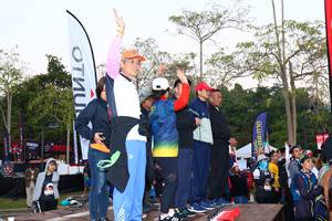 BIB: 
                            <button type="button" onclick="openModal(7107393)" class="btn btn-primary btn-sm float-right btn-popup" data-toggle="modal" data-target=".modal-high-quality">
                        <i class="fas fa-shopping-cart"></i> Add to Cart
                    </button>
                                            <button type="button" onclick="isThisMe(7107393, true)" class="btn btn-success btn-sm float-right btn-popup btn-isme hidden" data-toggle="tooltip" data-placement="bottom" title="นี่คือรูปของคุณใช่ไหม คลิกที่นี่เพื่อเอาเข้าอัลบั้ม">
                        <i class="fas fa-plus"></i> Add to album
                    </button>
                    <button type="button" onclick="isThisMe(7107393, false)" class="btn btn-warning btn-sm float-right btn-popup btn-isnotme hidden">
                        <i class="fas fa-ban"></i> Remove from album
                    </button>