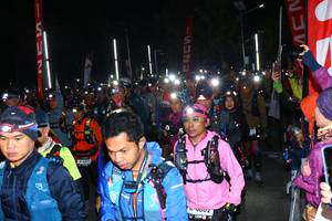 BIB: 
                            <button type="button" onclick="openModal(7107128)" class="btn btn-primary btn-sm float-right btn-popup" data-toggle="modal" data-target=".modal-high-quality">
                        <i class="fas fa-shopping-cart"></i> Add to Cart
                    </button>
                                            <button type="button" onclick="isThisMe(7107128, true)" class="btn btn-success btn-sm float-right btn-popup btn-isme hidden" data-toggle="tooltip" data-placement="bottom" title="นี่คือรูปของคุณใช่ไหม คลิกที่นี่เพื่อเอาเข้าอัลบั้ม">
                        <i class="fas fa-plus"></i> Add to album
                    </button>
                    <button type="button" onclick="isThisMe(7107128, false)" class="btn btn-warning btn-sm float-right btn-popup btn-isnotme hidden">
                        <i class="fas fa-ban"></i> Remove from album
                    </button>