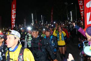 BIB: 
                            <button type="button" onclick="openModal(7107152)" class="btn btn-primary btn-sm float-right btn-popup" data-toggle="modal" data-target=".modal-high-quality">
                        <i class="fas fa-shopping-cart"></i> Add to Cart
                    </button>
                                            <button type="button" onclick="isThisMe(7107152, true)" class="btn btn-success btn-sm float-right btn-popup btn-isme hidden" data-toggle="tooltip" data-placement="bottom" title="นี่คือรูปของคุณใช่ไหม คลิกที่นี่เพื่อเอาเข้าอัลบั้ม">
                        <i class="fas fa-plus"></i> Add to album
                    </button>
                    <button type="button" onclick="isThisMe(7107152, false)" class="btn btn-warning btn-sm float-right btn-popup btn-isnotme hidden">
                        <i class="fas fa-ban"></i> Remove from album
                    </button>