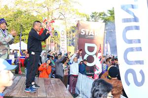 BIB: 
                            <button type="button" onclick="openModal(7106975)" class="btn btn-primary btn-sm float-right btn-popup" data-toggle="modal" data-target=".modal-high-quality">
                        <i class="fas fa-shopping-cart"></i> Add to Cart
                    </button>
                                            <button type="button" onclick="isThisMe(7106975, true)" class="btn btn-success btn-sm float-right btn-popup btn-isme hidden" data-toggle="tooltip" data-placement="bottom" title="นี่คือรูปของคุณใช่ไหม คลิกที่นี่เพื่อเอาเข้าอัลบั้ม">
                        <i class="fas fa-plus"></i> Add to album
                    </button>
                    <button type="button" onclick="isThisMe(7106975, false)" class="btn btn-warning btn-sm float-right btn-popup btn-isnotme hidden">
                        <i class="fas fa-ban"></i> Remove from album
                    </button>