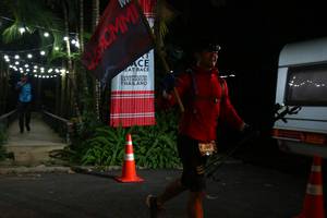 BIB: 160
                            <button type="button" onclick="openModal(7107262)" class="btn btn-primary btn-sm float-right btn-popup" data-toggle="modal" data-target=".modal-high-quality">
                        <i class="fas fa-shopping-cart"></i> Add to Cart
                    </button>
                                            <button type="button" onclick="isThisMe(7107262, true)" class="btn btn-success btn-sm float-right btn-popup btn-isme hidden" data-toggle="tooltip" data-placement="bottom" title="นี่คือรูปของคุณใช่ไหม คลิกที่นี่เพื่อเอาเข้าอัลบั้ม">
                        <i class="fas fa-plus"></i> Add to album
                    </button>
                    <button type="button" onclick="isThisMe(7107262, false)" class="btn btn-warning btn-sm float-right btn-popup btn-isnotme hidden">
                        <i class="fas fa-ban"></i> Remove from album
                    </button>