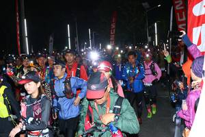 BIB: 
                            <button type="button" onclick="openModal(7107124)" class="btn btn-primary btn-sm float-right btn-popup" data-toggle="modal" data-target=".modal-high-quality">
                        <i class="fas fa-shopping-cart"></i> Add to Cart
                    </button>
                                            <button type="button" onclick="isThisMe(7107124, true)" class="btn btn-success btn-sm float-right btn-popup btn-isme hidden" data-toggle="tooltip" data-placement="bottom" title="นี่คือรูปของคุณใช่ไหม คลิกที่นี่เพื่อเอาเข้าอัลบั้ม">
                        <i class="fas fa-plus"></i> Add to album
                    </button>
                    <button type="button" onclick="isThisMe(7107124, false)" class="btn btn-warning btn-sm float-right btn-popup btn-isnotme hidden">
                        <i class="fas fa-ban"></i> Remove from album
                    </button>