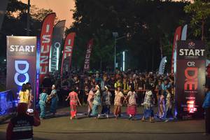 BIB: 177
                            <button type="button" onclick="openModal(6847353)" class="btn btn-primary btn-sm float-right btn-popup" data-toggle="modal" data-target=".modal-high-quality">
                        <i class="fas fa-shopping-cart"></i> Add to Cart
                    </button>
                                            <button type="button" onclick="isThisMe(6847353, true)" class="btn btn-success btn-sm float-right btn-popup btn-isme hidden" data-toggle="tooltip" data-placement="bottom" title="นี่คือรูปของคุณใช่ไหม คลิกที่นี่เพื่อเอาเข้าอัลบั้ม">
                        <i class="fas fa-plus"></i> Add to album
                    </button>
                    <button type="button" onclick="isThisMe(6847353, false)" class="btn btn-warning btn-sm float-right btn-popup btn-isnotme hidden">
                        <i class="fas fa-ban"></i> Remove from album
                    </button>