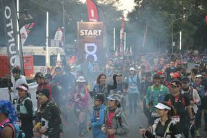 BIB: 199
                            <button type="button" onclick="openModal(6846132)" class="btn btn-primary btn-sm float-right btn-popup" data-toggle="modal" data-target=".modal-high-quality">
                        <i class="fas fa-shopping-cart"></i> Add to Cart
                    </button>
                                            <button type="button" onclick="isThisMe(6846132, true)" class="btn btn-success btn-sm float-right btn-popup btn-isme hidden" data-toggle="tooltip" data-placement="bottom" title="นี่คือรูปของคุณใช่ไหม คลิกที่นี่เพื่อเอาเข้าอัลบั้ม">
                        <i class="fas fa-plus"></i> Add to album
                    </button>
                    <button type="button" onclick="isThisMe(6846132, false)" class="btn btn-warning btn-sm float-right btn-popup btn-isnotme hidden">
                        <i class="fas fa-ban"></i> Remove from album
                    </button>