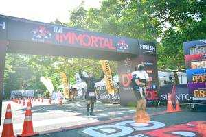 BIB: 860, 995
                            <button type="button" onclick="openModal(7046825)" class="btn btn-primary btn-sm float-right btn-popup" data-toggle="modal" data-target=".modal-high-quality">
                        <i class="fas fa-shopping-cart"></i> Add to Cart
                    </button>
                                            <button type="button" onclick="isThisMe(7046825, true)" class="btn btn-success btn-sm float-right btn-popup btn-isme hidden" data-toggle="tooltip" data-placement="bottom" title="นี่คือรูปของคุณใช่ไหม คลิกที่นี่เพื่อเอาเข้าอัลบั้ม">
                        <i class="fas fa-plus"></i> Add to album
                    </button>
                    <button type="button" onclick="isThisMe(7046825, false)" class="btn btn-warning btn-sm float-right btn-popup btn-isnotme hidden">
                        <i class="fas fa-ban"></i> Remove from album
                    </button>