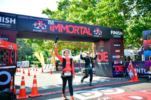 BIB: 201
                            <button type="button" onclick="openModal(7044989)" class="btn btn-primary btn-sm float-right btn-popup" data-toggle="modal" data-target=".modal-high-quality">
                        <i class="fas fa-shopping-cart"></i> Add to Cart
                    </button>
                                            <button type="button" onclick="isThisMe(7044989, true)" class="btn btn-success btn-sm float-right btn-popup btn-isme hidden" data-toggle="tooltip" data-placement="bottom" title="นี่คือรูปของคุณใช่ไหม คลิกที่นี่เพื่อเอาเข้าอัลบั้ม">
                        <i class="fas fa-plus"></i> Add to album
                    </button>
                    <button type="button" onclick="isThisMe(7044989, false)" class="btn btn-warning btn-sm float-right btn-popup btn-isnotme hidden">
                        <i class="fas fa-ban"></i> Remove from album
                    </button>