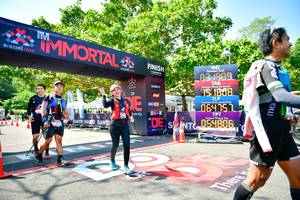 BIB: 1808, 0641, 54806
                            <button type="button" onclick="openModal(6999832)" class="btn btn-primary btn-sm float-right btn-popup" data-toggle="modal" data-target=".modal-high-quality">
                        <i class="fas fa-shopping-cart"></i> Add to Cart
                    </button>
                                            <button type="button" onclick="isThisMe(6999832, true)" class="btn btn-success btn-sm float-right btn-popup btn-isme hidden" data-toggle="tooltip" data-placement="bottom" title="นี่คือรูปของคุณใช่ไหม คลิกที่นี่เพื่อเอาเข้าอัลบั้ม">
                        <i class="fas fa-plus"></i> Add to album
                    </button>
                    <button type="button" onclick="isThisMe(6999832, false)" class="btn btn-warning btn-sm float-right btn-popup btn-isnotme hidden">
                        <i class="fas fa-ban"></i> Remove from album
                    </button>