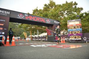 BIB: 201, 560, 002143
                            <button type="button" onclick="openModal(6868995)" class="btn btn-primary btn-sm float-right btn-popup" data-toggle="modal" data-target=".modal-high-quality">
                        <i class="fas fa-shopping-cart"></i> Add to Cart
                    </button>
                                            <button type="button" onclick="isThisMe(6868995, true)" class="btn btn-success btn-sm float-right btn-popup btn-isme hidden" data-toggle="tooltip" data-placement="bottom" title="นี่คือรูปของคุณใช่ไหม คลิกที่นี่เพื่อเอาเข้าอัลบั้ม">
                        <i class="fas fa-plus"></i> Add to album
                    </button>
                    <button type="button" onclick="isThisMe(6868995, false)" class="btn btn-warning btn-sm float-right btn-popup btn-isnotme hidden">
                        <i class="fas fa-ban"></i> Remove from album
                    </button>