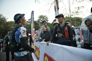 BIB: 
                            <button type="button" onclick="openModal(6868883)" class="btn btn-primary btn-sm float-right btn-popup" data-toggle="modal" data-target=".modal-high-quality">
                        <i class="fas fa-shopping-cart"></i> Add to Cart
                    </button>
                                            <button type="button" onclick="isThisMe(6868883, true)" class="btn btn-success btn-sm float-right btn-popup btn-isme hidden" data-toggle="tooltip" data-placement="bottom" title="นี่คือรูปของคุณใช่ไหม คลิกที่นี่เพื่อเอาเข้าอัลบั้ม">
                        <i class="fas fa-plus"></i> Add to album
                    </button>
                    <button type="button" onclick="isThisMe(6868883, false)" class="btn btn-warning btn-sm float-right btn-popup btn-isnotme hidden">
                        <i class="fas fa-ban"></i> Remove from album
                    </button>