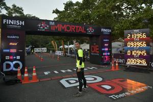 BIB: 808, 13956, 956660, 10945, 00946
                            <button type="button" onclick="openModal(6868801)" class="btn btn-primary btn-sm float-right btn-popup" data-toggle="modal" data-target=".modal-high-quality">
                        <i class="fas fa-shopping-cart"></i> Add to Cart
                    </button>
                                            <button type="button" onclick="isThisMe(6868801, true)" class="btn btn-success btn-sm float-right btn-popup btn-isme hidden" data-toggle="tooltip" data-placement="bottom" title="นี่คือรูปของคุณใช่ไหม คลิกที่นี่เพื่อเอาเข้าอัลบั้ม">
                        <i class="fas fa-plus"></i> Add to album
                    </button>
                    <button type="button" onclick="isThisMe(6868801, false)" class="btn btn-warning btn-sm float-right btn-popup btn-isnotme hidden">
                        <i class="fas fa-ban"></i> Remove from album
                    </button>