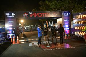 BIB: 1933, 033, 00000, 04332
                            <button type="button" onclick="openModal(7051629)" class="btn btn-primary btn-sm float-right btn-popup" data-toggle="modal" data-target=".modal-high-quality">
                        <i class="fas fa-shopping-cart"></i> Add to Cart
                    </button>
                                            <button type="button" onclick="isThisMe(7051629, true)" class="btn btn-success btn-sm float-right btn-popup btn-isme hidden" data-toggle="tooltip" data-placement="bottom" title="นี่คือรูปของคุณใช่ไหม คลิกที่นี่เพื่อเอาเข้าอัลบั้ม">
                        <i class="fas fa-plus"></i> Add to album
                    </button>
                    <button type="button" onclick="isThisMe(7051629, false)" class="btn btn-warning btn-sm float-right btn-popup btn-isnotme hidden">
                        <i class="fas fa-ban"></i> Remove from album
                    </button>