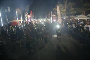 BIB: 
                            <button type="button" onclick="openModal(7051703)" class="btn btn-primary btn-sm float-right btn-popup" data-toggle="modal" data-target=".modal-high-quality">
                        <i class="fas fa-shopping-cart"></i> Add to Cart
                    </button>
                                            <button type="button" onclick="isThisMe(7051703, true)" class="btn btn-success btn-sm float-right btn-popup btn-isme hidden" data-toggle="tooltip" data-placement="bottom" title="นี่คือรูปของคุณใช่ไหม คลิกที่นี่เพื่อเอาเข้าอัลบั้ม">
                        <i class="fas fa-plus"></i> Add to album
                    </button>
                    <button type="button" onclick="isThisMe(7051703, false)" class="btn btn-warning btn-sm float-right btn-popup btn-isnotme hidden">
                        <i class="fas fa-ban"></i> Remove from album
                    </button>