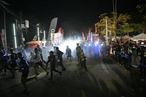 BIB: 
                            <button type="button" onclick="openModal(7051679)" class="btn btn-primary btn-sm float-right btn-popup" data-toggle="modal" data-target=".modal-high-quality">
                        <i class="fas fa-shopping-cart"></i> Add to Cart
                    </button>
                                            <button type="button" onclick="isThisMe(7051679, true)" class="btn btn-success btn-sm float-right btn-popup btn-isme hidden" data-toggle="tooltip" data-placement="bottom" title="นี่คือรูปของคุณใช่ไหม คลิกที่นี่เพื่อเอาเข้าอัลบั้ม">
                        <i class="fas fa-plus"></i> Add to album
                    </button>
                    <button type="button" onclick="isThisMe(7051679, false)" class="btn btn-warning btn-sm float-right btn-popup btn-isnotme hidden">
                        <i class="fas fa-ban"></i> Remove from album
                    </button>