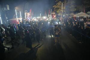 BIB: 
                            <button type="button" onclick="openModal(7051710)" class="btn btn-primary btn-sm float-right btn-popup" data-toggle="modal" data-target=".modal-high-quality">
                        <i class="fas fa-shopping-cart"></i> Add to Cart
                    </button>
                                            <button type="button" onclick="isThisMe(7051710, true)" class="btn btn-success btn-sm float-right btn-popup btn-isme hidden" data-toggle="tooltip" data-placement="bottom" title="นี่คือรูปของคุณใช่ไหม คลิกที่นี่เพื่อเอาเข้าอัลบั้ม">
                        <i class="fas fa-plus"></i> Add to album
                    </button>
                    <button type="button" onclick="isThisMe(7051710, false)" class="btn btn-warning btn-sm float-right btn-popup btn-isnotme hidden">
                        <i class="fas fa-ban"></i> Remove from album
                    </button>