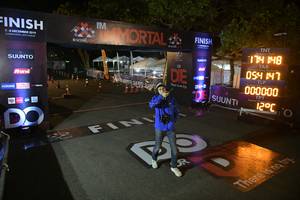 BIB: 201, 000000
                            <button type="button" onclick="openModal(7051445)" class="btn btn-primary btn-sm float-right btn-popup" data-toggle="modal" data-target=".modal-high-quality">
                        <i class="fas fa-shopping-cart"></i> Add to Cart
                    </button>
                                            <button type="button" onclick="isThisMe(7051445, true)" class="btn btn-success btn-sm float-right btn-popup btn-isme hidden" data-toggle="tooltip" data-placement="bottom" title="นี่คือรูปของคุณใช่ไหม คลิกที่นี่เพื่อเอาเข้าอัลบั้ม">
                        <i class="fas fa-plus"></i> Add to album
                    </button>
                    <button type="button" onclick="isThisMe(7051445, false)" class="btn btn-warning btn-sm float-right btn-popup btn-isnotme hidden">
                        <i class="fas fa-ban"></i> Remove from album
                    </button>