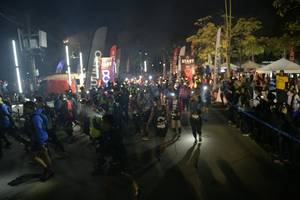 BIB: 
                            <button type="button" onclick="openModal(7051726)" class="btn btn-primary btn-sm float-right btn-popup" data-toggle="modal" data-target=".modal-high-quality">
                        <i class="fas fa-shopping-cart"></i> Add to Cart
                    </button>
                                            <button type="button" onclick="isThisMe(7051726, true)" class="btn btn-success btn-sm float-right btn-popup btn-isme hidden" data-toggle="tooltip" data-placement="bottom" title="นี่คือรูปของคุณใช่ไหม คลิกที่นี่เพื่อเอาเข้าอัลบั้ม">
                        <i class="fas fa-plus"></i> Add to album
                    </button>
                    <button type="button" onclick="isThisMe(7051726, false)" class="btn btn-warning btn-sm float-right btn-popup btn-isnotme hidden">
                        <i class="fas fa-ban"></i> Remove from album
                    </button>