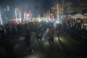 BIB: 
                            <button type="button" onclick="openModal(7051707)" class="btn btn-primary btn-sm float-right btn-popup" data-toggle="modal" data-target=".modal-high-quality">
                        <i class="fas fa-shopping-cart"></i> Add to Cart
                    </button>
                                            <button type="button" onclick="isThisMe(7051707, true)" class="btn btn-success btn-sm float-right btn-popup btn-isme hidden" data-toggle="tooltip" data-placement="bottom" title="นี่คือรูปของคุณใช่ไหม คลิกที่นี่เพื่อเอาเข้าอัลบั้ม">
                        <i class="fas fa-plus"></i> Add to album
                    </button>
                    <button type="button" onclick="isThisMe(7051707, false)" class="btn btn-warning btn-sm float-right btn-popup btn-isnotme hidden">
                        <i class="fas fa-ban"></i> Remove from album
                    </button>