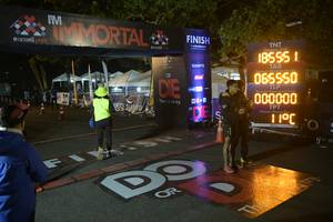 BIB: 581, 065, 000000
                            <button type="button" onclick="openModal(7051563)" class="btn btn-primary btn-sm float-right btn-popup" data-toggle="modal" data-target=".modal-high-quality">
                        <i class="fas fa-shopping-cart"></i> Add to Cart
                    </button>
                                            <button type="button" onclick="isThisMe(7051563, true)" class="btn btn-success btn-sm float-right btn-popup btn-isme hidden" data-toggle="tooltip" data-placement="bottom" title="นี่คือรูปของคุณใช่ไหม คลิกที่นี่เพื่อเอาเข้าอัลบั้ม">
                        <i class="fas fa-plus"></i> Add to album
                    </button>
                    <button type="button" onclick="isThisMe(7051563, false)" class="btn btn-warning btn-sm float-right btn-popup btn-isnotme hidden">
                        <i class="fas fa-ban"></i> Remove from album
                    </button>