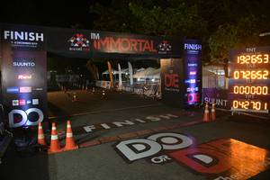 BIB: 201, 192653, 012652, 000000, 0427
                            <button type="button" onclick="openModal(7051576)" class="btn btn-primary btn-sm float-right btn-popup" data-toggle="modal" data-target=".modal-high-quality">
                        <i class="fas fa-shopping-cart"></i> Add to Cart
                    </button>
                                            <button type="button" onclick="isThisMe(7051576, true)" class="btn btn-success btn-sm float-right btn-popup btn-isme hidden" data-toggle="tooltip" data-placement="bottom" title="นี่คือรูปของคุณใช่ไหม คลิกที่นี่เพื่อเอาเข้าอัลบั้ม">
                        <i class="fas fa-plus"></i> Add to album
                    </button>
                    <button type="button" onclick="isThisMe(7051576, false)" class="btn btn-warning btn-sm float-right btn-popup btn-isnotme hidden">
                        <i class="fas fa-ban"></i> Remove from album
                    </button>