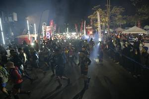 BIB: 
                            <button type="button" onclick="openModal(7051706)" class="btn btn-primary btn-sm float-right btn-popup" data-toggle="modal" data-target=".modal-high-quality">
                        <i class="fas fa-shopping-cart"></i> Add to Cart
                    </button>
                                            <button type="button" onclick="isThisMe(7051706, true)" class="btn btn-success btn-sm float-right btn-popup btn-isme hidden" data-toggle="tooltip" data-placement="bottom" title="นี่คือรูปของคุณใช่ไหม คลิกที่นี่เพื่อเอาเข้าอัลบั้ม">
                        <i class="fas fa-plus"></i> Add to album
                    </button>
                    <button type="button" onclick="isThisMe(7051706, false)" class="btn btn-warning btn-sm float-right btn-popup btn-isnotme hidden">
                        <i class="fas fa-ban"></i> Remove from album
                    </button>