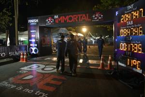 BIB: 204, 747, 08446
                            <button type="button" onclick="openModal(7051738)" class="btn btn-primary btn-sm float-right btn-popup" data-toggle="modal" data-target=".modal-high-quality">
                        <i class="fas fa-shopping-cart"></i> Add to Cart
                    </button>
                                            <button type="button" onclick="isThisMe(7051738, true)" class="btn btn-success btn-sm float-right btn-popup btn-isme hidden" data-toggle="tooltip" data-placement="bottom" title="นี่คือรูปของคุณใช่ไหม คลิกที่นี่เพื่อเอาเข้าอัลบั้ม">
                        <i class="fas fa-plus"></i> Add to album
                    </button>
                    <button type="button" onclick="isThisMe(7051738, false)" class="btn btn-warning btn-sm float-right btn-popup btn-isnotme hidden">
                        <i class="fas fa-ban"></i> Remove from album
                    </button>