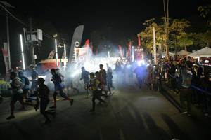 BIB: 
                            <button type="button" onclick="openModal(7051680)" class="btn btn-primary btn-sm float-right btn-popup" data-toggle="modal" data-target=".modal-high-quality">
                        <i class="fas fa-shopping-cart"></i> Add to Cart
                    </button>
                                            <button type="button" onclick="isThisMe(7051680, true)" class="btn btn-success btn-sm float-right btn-popup btn-isme hidden" data-toggle="tooltip" data-placement="bottom" title="นี่คือรูปของคุณใช่ไหม คลิกที่นี่เพื่อเอาเข้าอัลบั้ม">
                        <i class="fas fa-plus"></i> Add to album
                    </button>
                    <button type="button" onclick="isThisMe(7051680, false)" class="btn btn-warning btn-sm float-right btn-popup btn-isnotme hidden">
                        <i class="fas fa-ban"></i> Remove from album
                    </button>