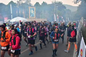 BIB: 263
                            <button type="button" onclick="openModal(6852361)" class="btn btn-primary btn-sm float-right btn-popup" data-toggle="modal" data-target=".modal-high-quality">
                        <i class="fas fa-shopping-cart"></i> Add to Cart
                    </button>
                                            <button type="button" onclick="isThisMe(6852361, true)" class="btn btn-success btn-sm float-right btn-popup btn-isme hidden" data-toggle="tooltip" data-placement="bottom" title="นี่คือรูปของคุณใช่ไหม คลิกที่นี่เพื่อเอาเข้าอัลบั้ม">
                        <i class="fas fa-plus"></i> Add to album
                    </button>
                    <button type="button" onclick="isThisMe(6852361, false)" class="btn btn-warning btn-sm float-right btn-popup btn-isnotme hidden">
                        <i class="fas fa-ban"></i> Remove from album
                    </button>