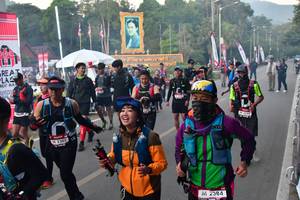 BIB: 2302, 2384
                            <button type="button" onclick="openModal(6852585)" class="btn btn-primary btn-sm float-right btn-popup" data-toggle="modal" data-target=".modal-high-quality">
                        <i class="fas fa-shopping-cart"></i> Add to Cart
                    </button>
                                            <button type="button" onclick="isThisMe(6852585, true)" class="btn btn-success btn-sm float-right btn-popup btn-isme hidden" data-toggle="tooltip" data-placement="bottom" title="นี่คือรูปของคุณใช่ไหม คลิกที่นี่เพื่อเอาเข้าอัลบั้ม">
                        <i class="fas fa-plus"></i> Add to album
                    </button>
                    <button type="button" onclick="isThisMe(6852585, false)" class="btn btn-warning btn-sm float-right btn-popup btn-isnotme hidden">
                        <i class="fas fa-ban"></i> Remove from album
                    </button>